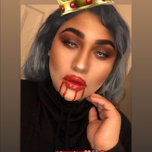 Meet your Posher, Thalia